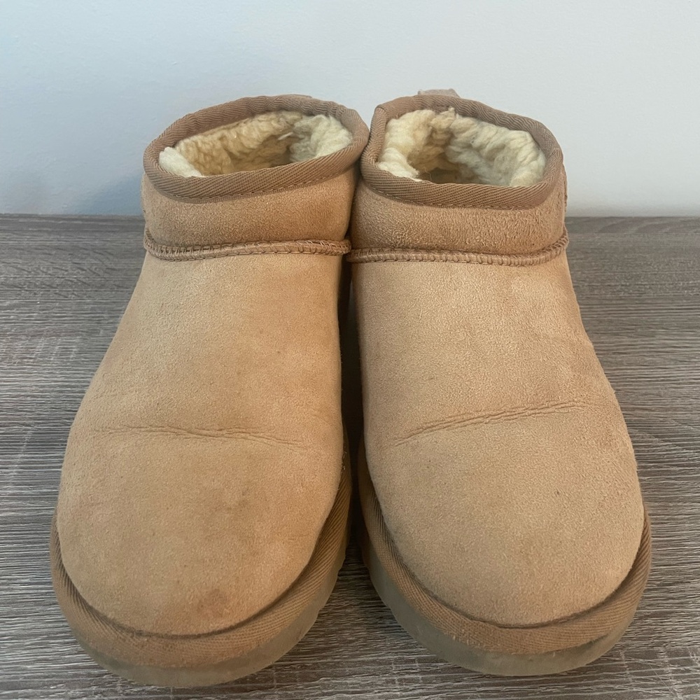 Woman’s UGG Ultra Mini Tan Shearling-Lined Slippers, size 8